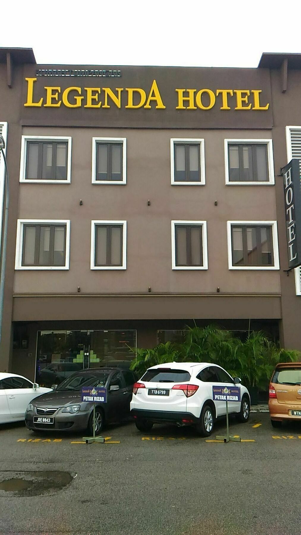 Chariton Hotel Nusa Bestari Джохор-Бару Экстерьер фото